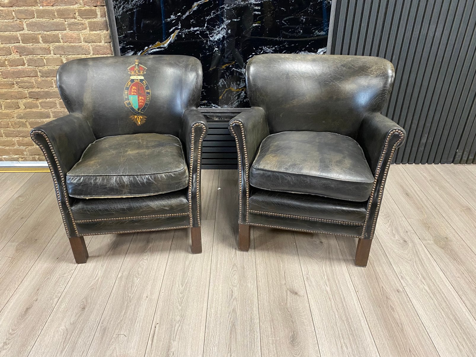 2 x stoere industriële zwart leren generfde fauteuils !!!, Huis en Inrichting, Fauteuils, Gebruikt, Fauteuils, 2 x stoere industriele zwart generfde leren fauteuil