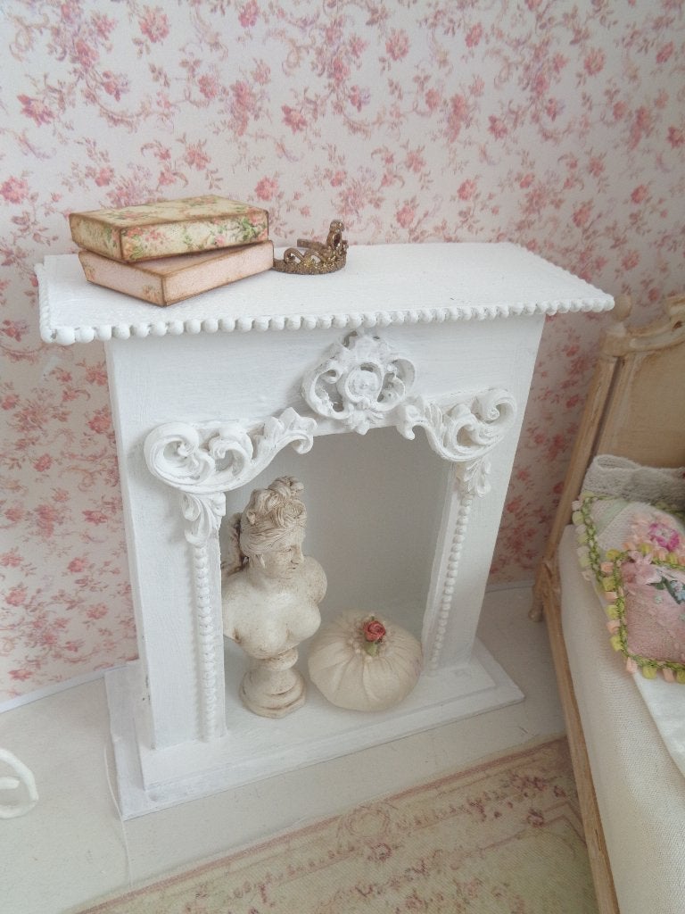 Brocante witte schouw...Poppenhuis 1:12….(Nr R26), Ophalen of Verzenden, Nieuw, Poppenhuis