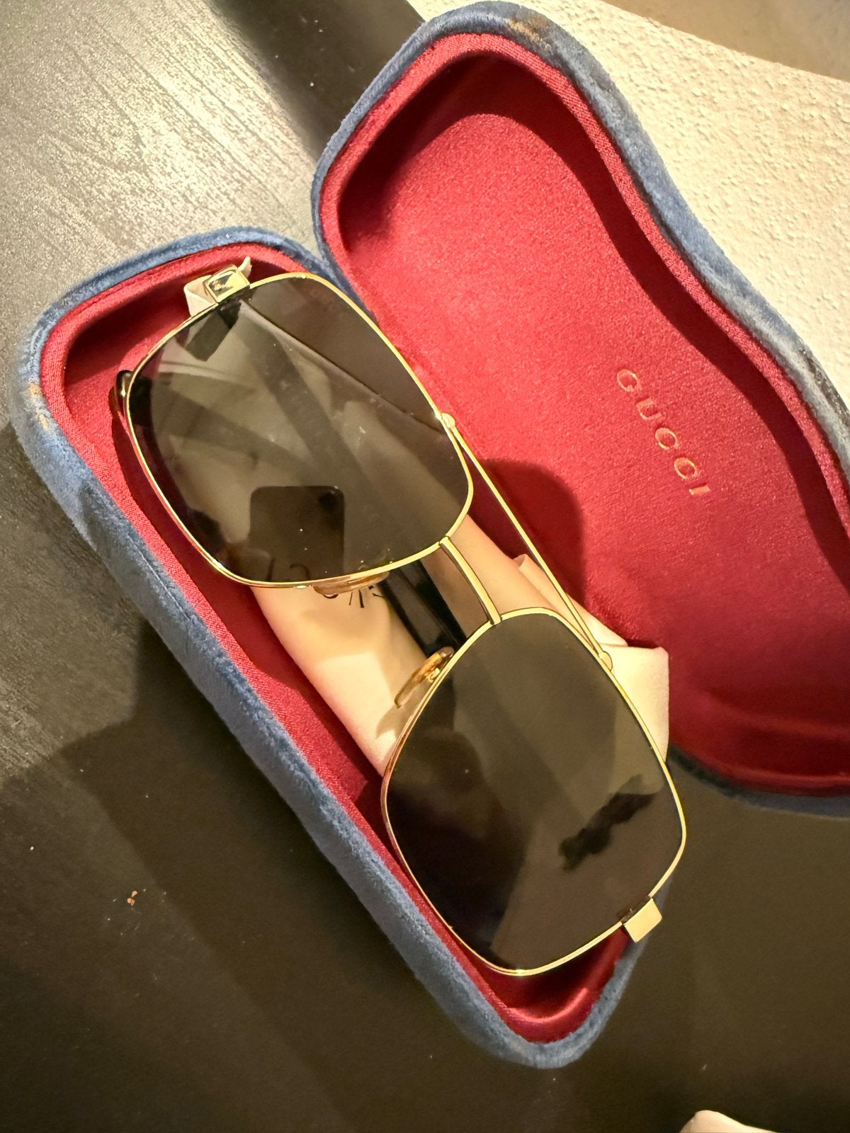 Gucci Zonnebril - Goede Staat met Lichte Krasjes, Overige merken, Gebruikt, Zonnebril, Zwart