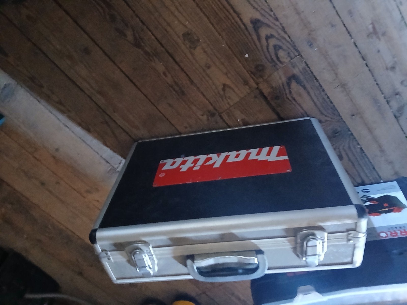 makita koffer, Ophalen, Zo goed als nieuw