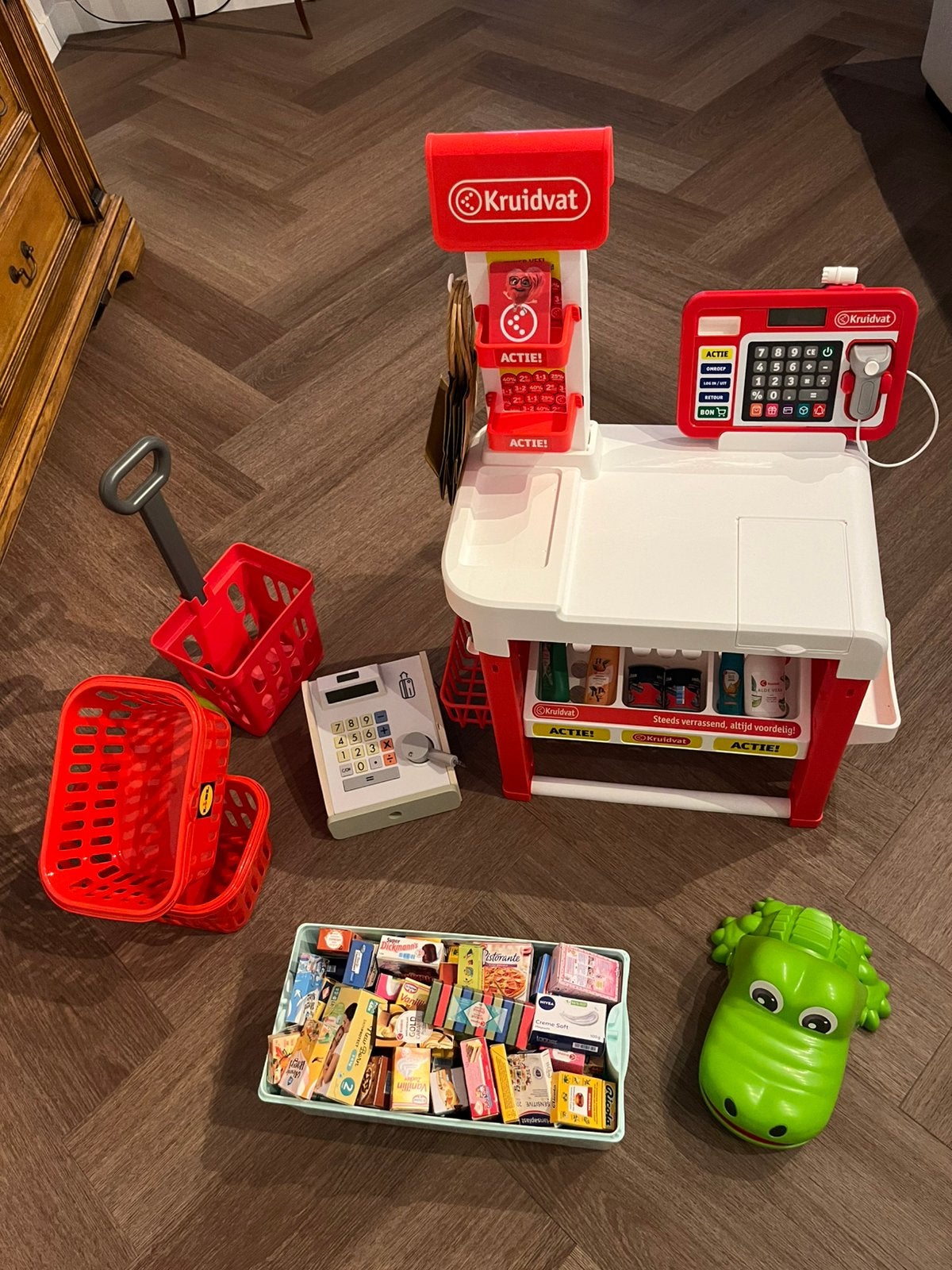 Kruidvat winkeltje met veel extra’s - zo goed als nieuw, Kinderen en Baby's, Speelgoed | Speelkeukens, Ophalen