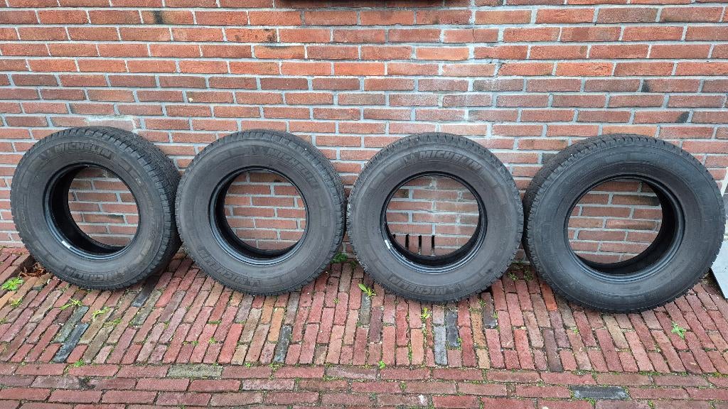 4x Michelin Agilis M+S 225/75 R16 CP, Ophalen, Gebruikt