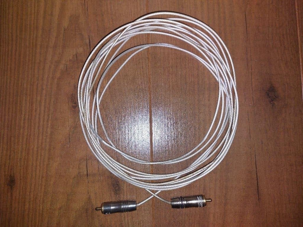 QED Qontour Reference high end RCA subwooferkabel 6 meter, Ophalen of Verzenden, Zo goed als nieuw, 5 tot 10 meter, Interlink-kabel