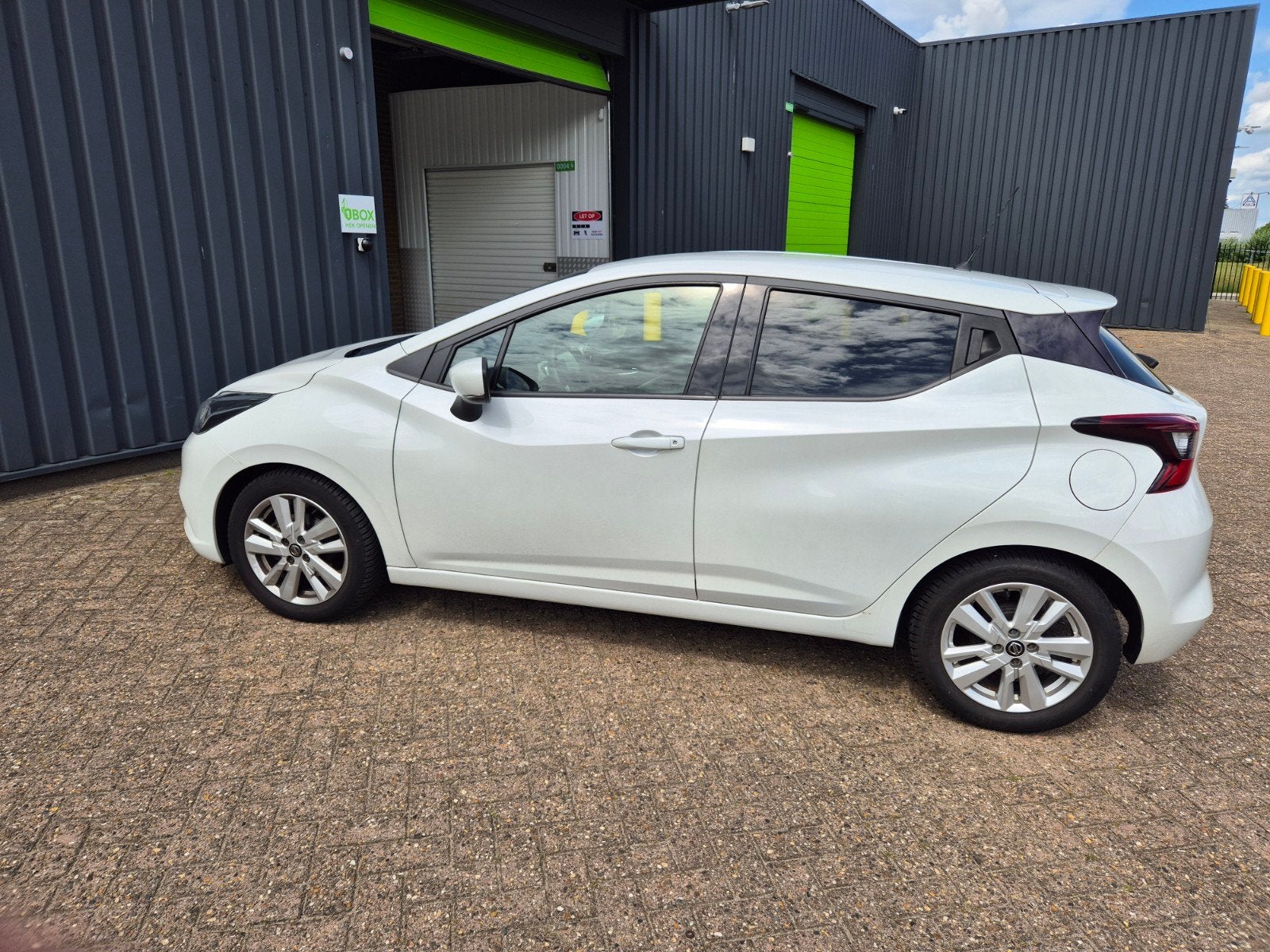 Nissan Micra N-Connecta, 1.0 Ig-t 101 pk, 2020 Wit, Voorwielaandrijving, 40 €/maand, Parkeersensor, 100 pk