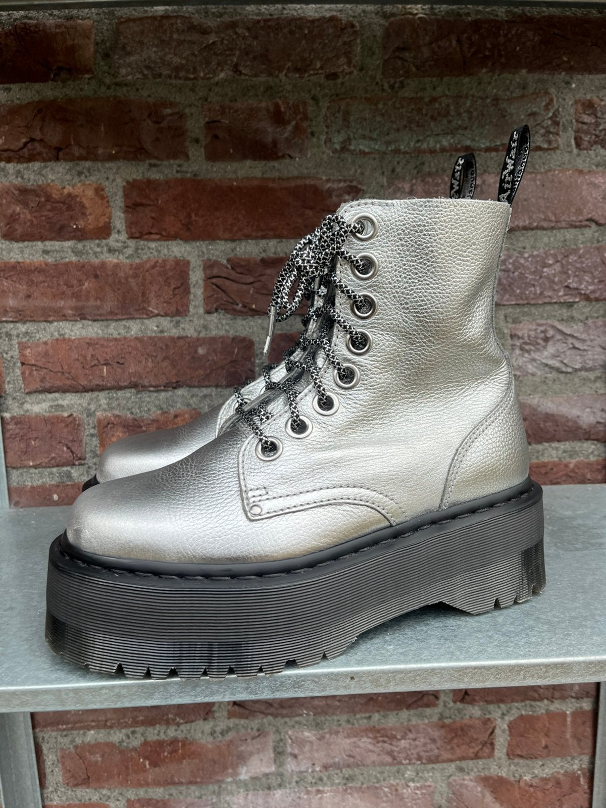Dr. Martens Jadon Max silver metallic maat 40, Kleding | Dames, Dr. Martens, Docs, Lage of Enkellaarzen, Nieuw