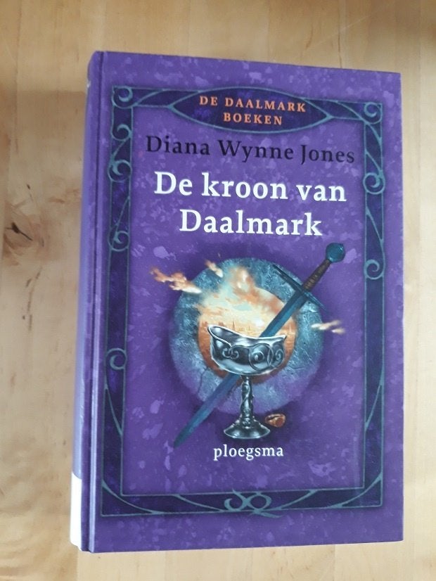   DE  KROON  VAN  DAALMARK  van  Diana Wynne Jones, Ophalen of Verzenden, Zo goed als nieuw