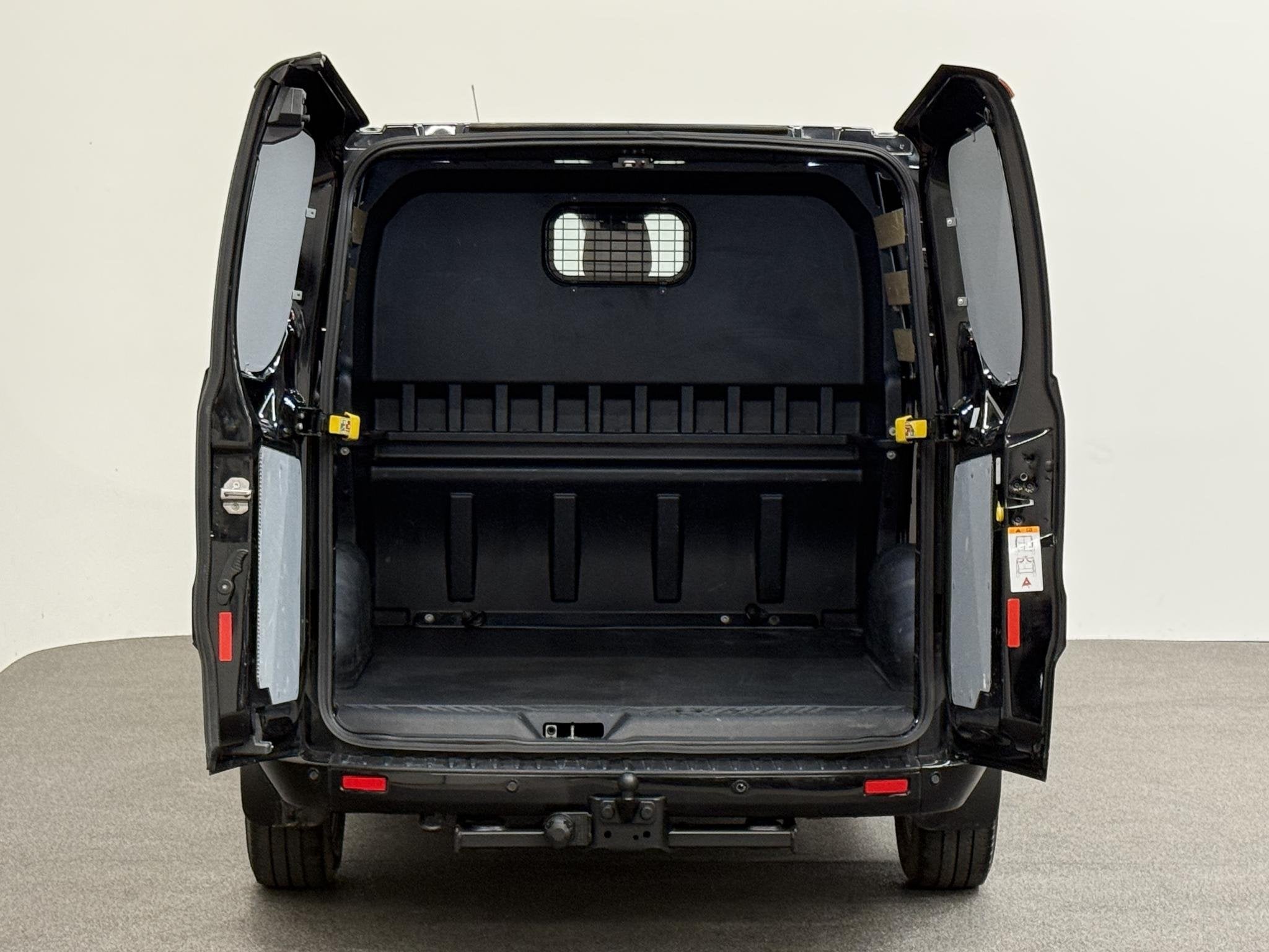 Ford Transit Custom 300 2.0 TDCI L2H1 Limited Dubbele cabine, Stof, Euro 6, 129 pk, Zwart