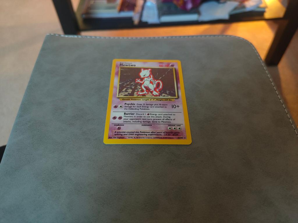 Te koop. Mewtwo base set, Ophalen of Verzenden, Zo goed als nieuw