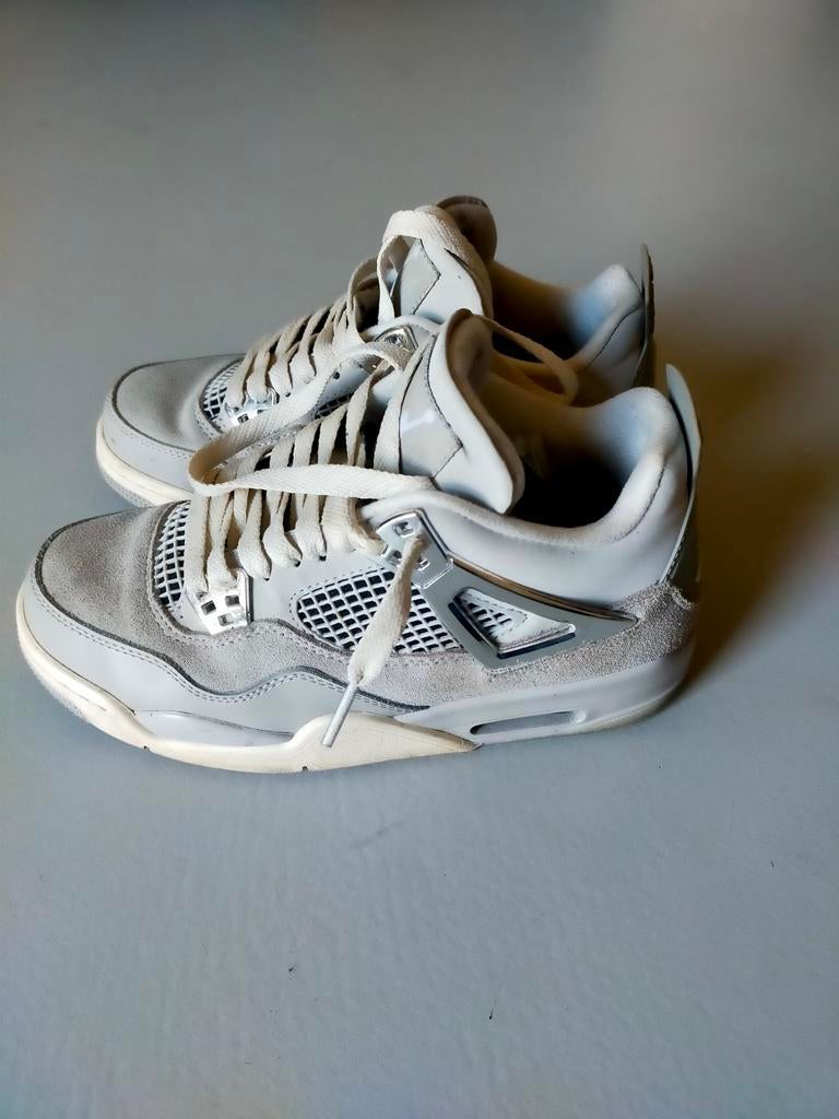 Jordan 4 in nette staat, Kleding | Heren, Schoenen, Ophalen of Verzenden, Zo goed als nieuw