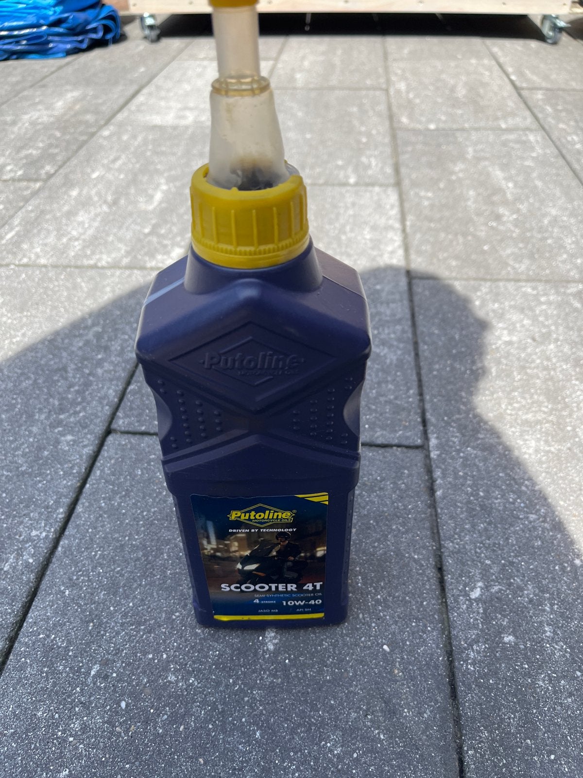 Putoline Scooter 4T 10W-40 motorolie (kwart gevuld), Ophalen