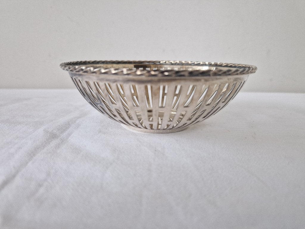Verzilverd Keltum schaaltje - bonbonnière - met kroontje, Overige materialen, Ophalen of Verzenden, Overige stijlen, Schaal of Schalen