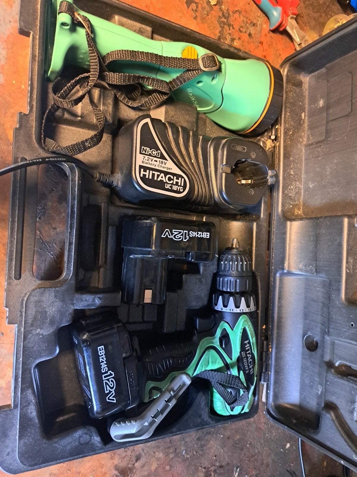 Hitachi accu boor , met lamp, Doe-het-zelf en Verbouw, Ophalen of Verzenden, Gebruikt, Boor- en Schroefmachine