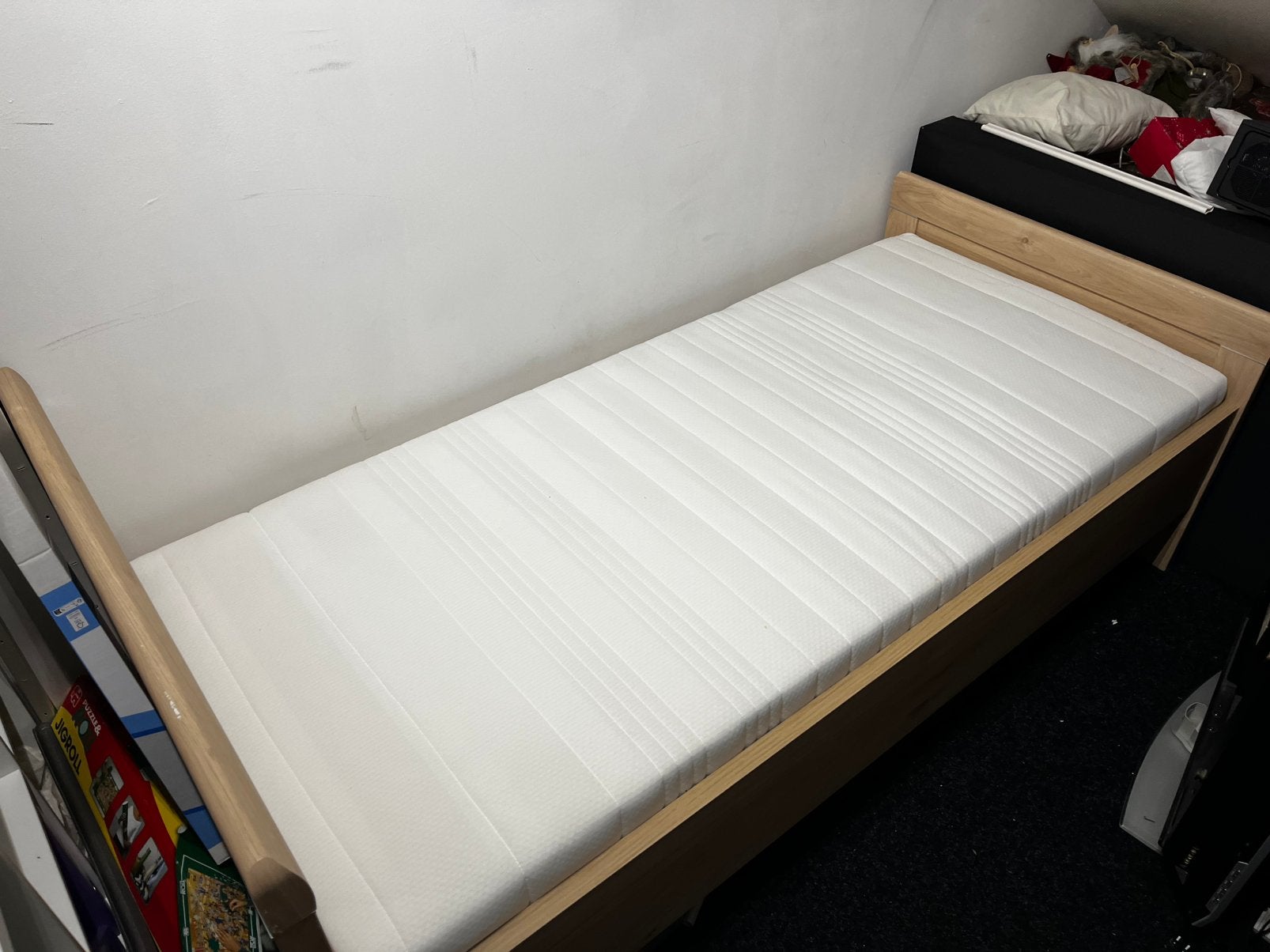 Eenpersoonsbed met elektrische beddenbodem, Ophalen, 90 cm, Eenpersoons, Zo goed als nieuw