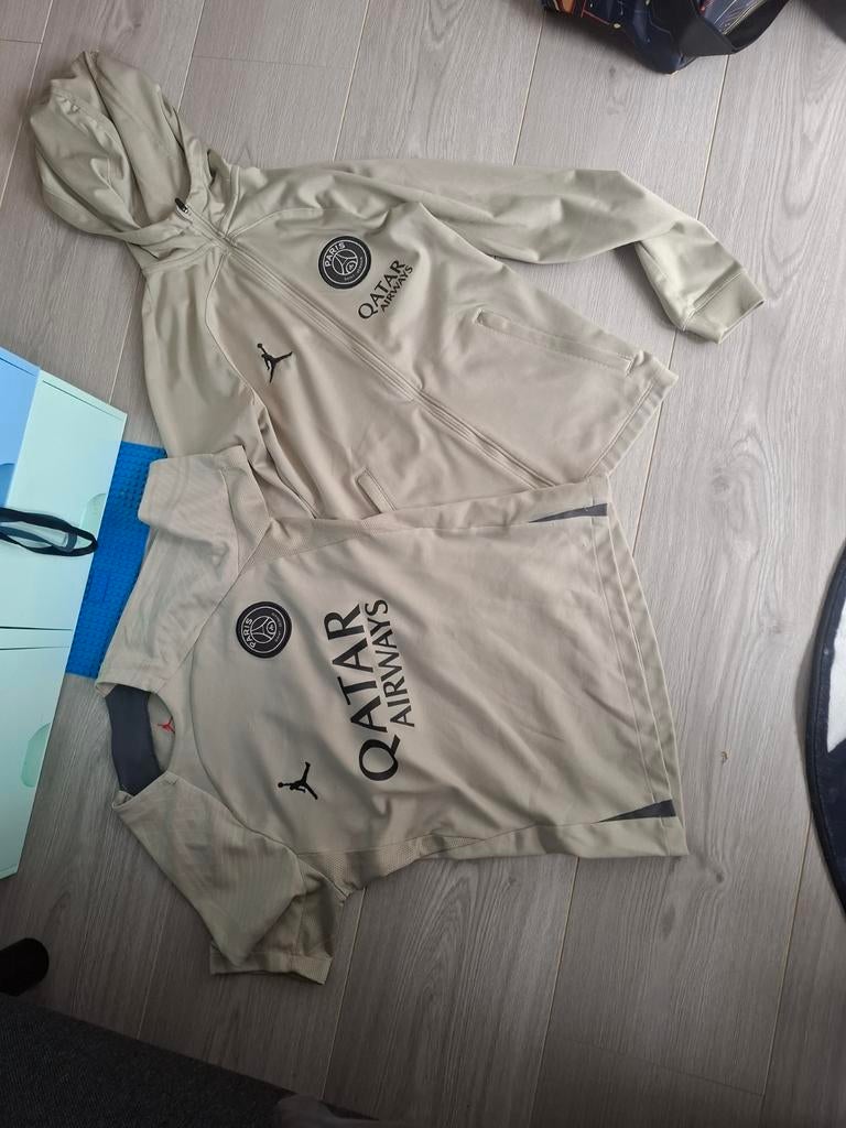 Vest +tshirt Saint germain training maat 128, Ophalen of Verzenden, Zo goed als nieuw