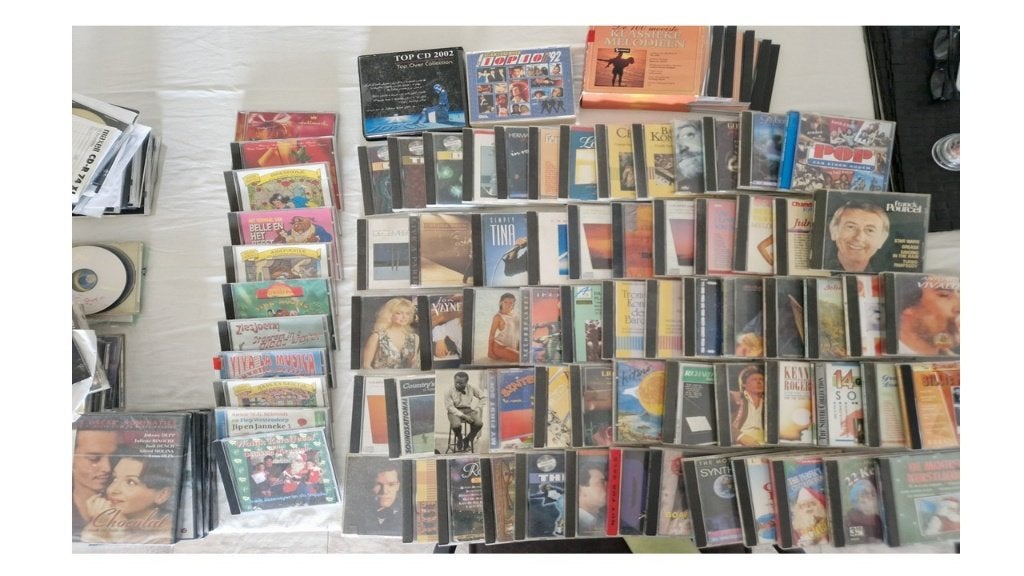 CD Rek voor 200 Cd's, Ophalen, Zo goed als nieuw, Rock en Metal, Eerste persing