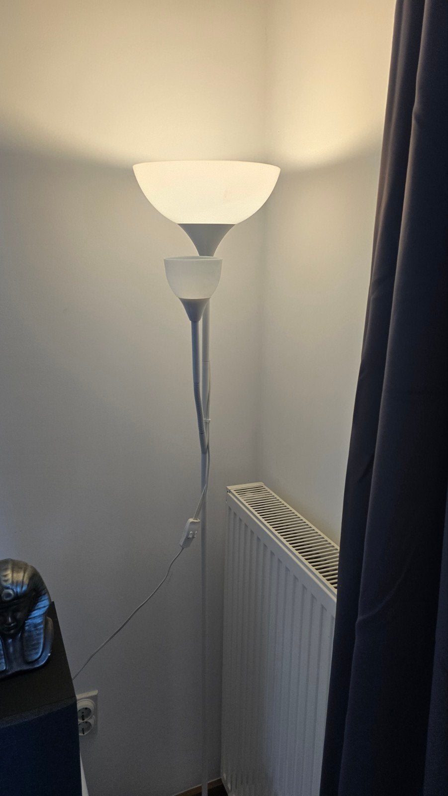 Witte staande lamp met leeslamp - IKEA 170 cm, Gebruikt, Modern, functioneel, Metaal, 150 tot 200 cm