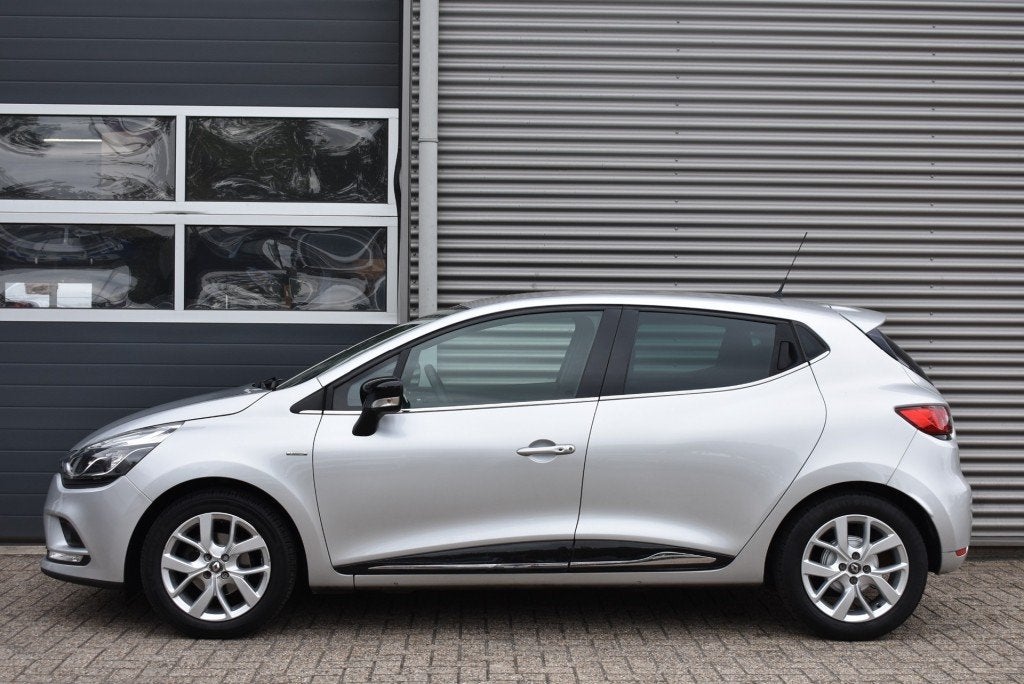 Renault CLIO 0.9 TCE LIMITED / CARPLAY / DEALER ONDERHOUDEN, Voorwielaandrijving, 898 cc, 580 kg, 49 €/maand