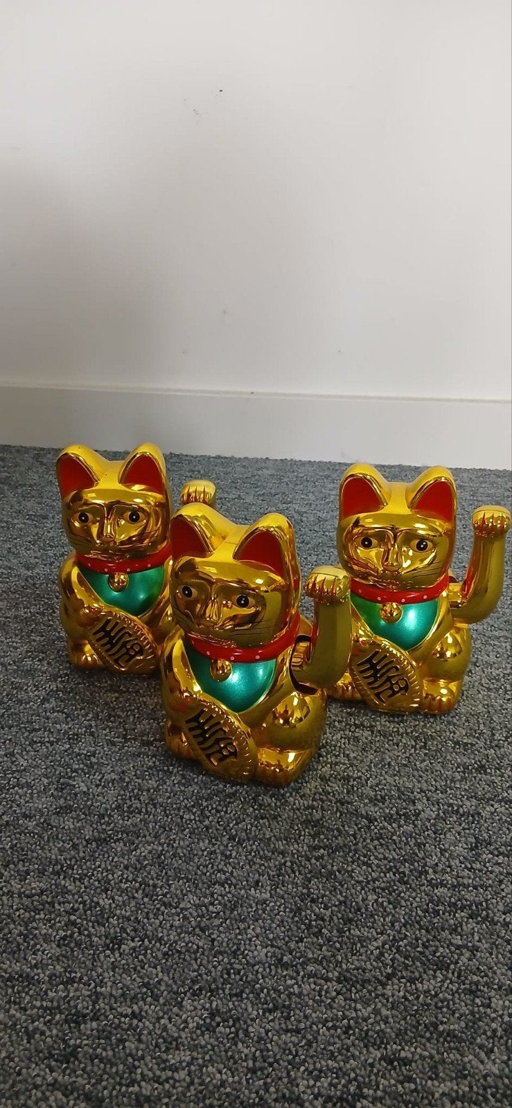 Set van 3 Gouden Maneki Neko Gelukskatten, Huis en Inrichting, Woonaccessoires | Overige, Ophalen, Zo goed als nieuw, Goud