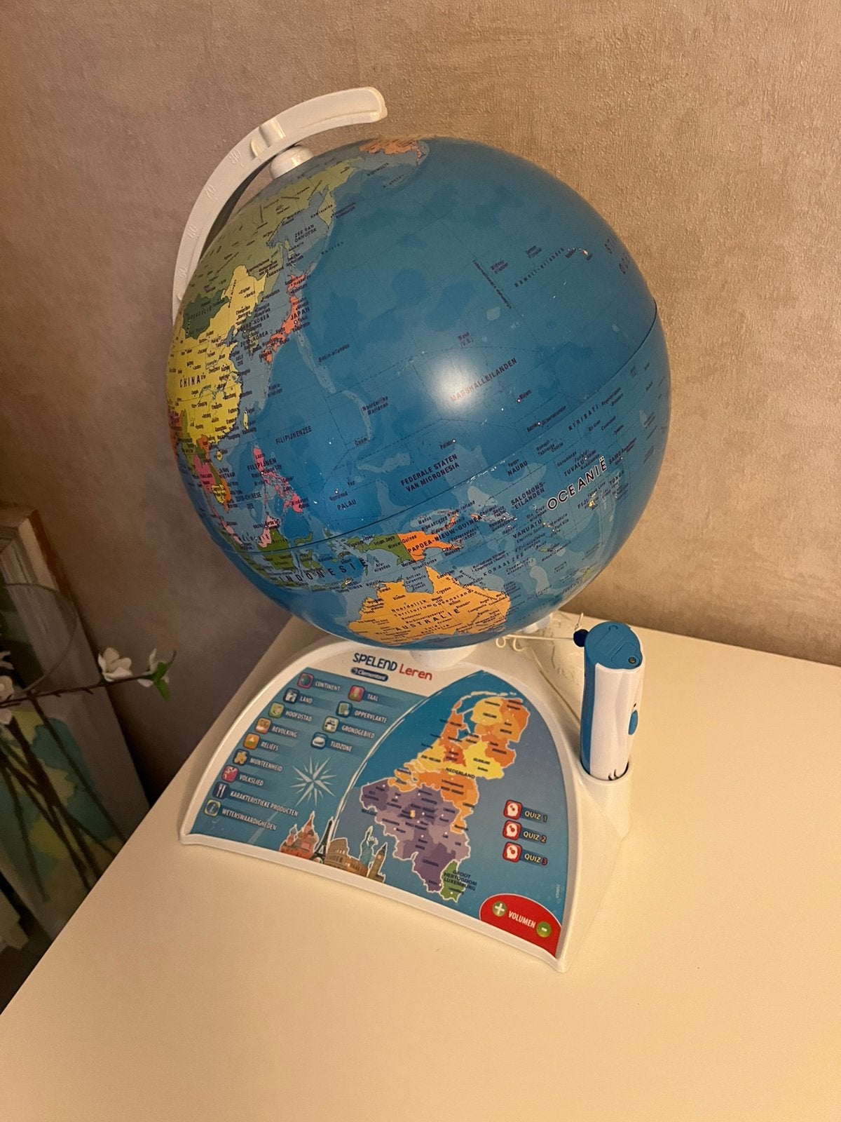 Clementoni interactieve wereldbol - Spelend leren, Ophalen, Zo goed als nieuw, Elektronica, Met geluid