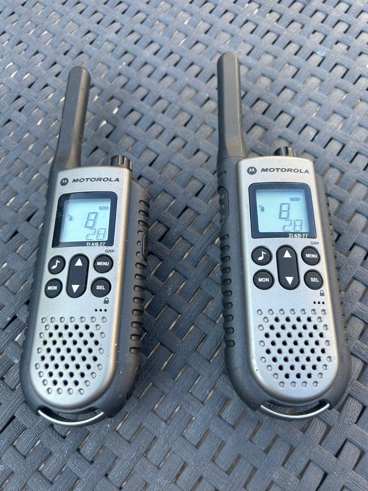 Motorola TLKR-T7 Walkie Talkies (set van 2), Ophalen, Gebruikt, Portofoon of Walkie-talkie, Met broekklem