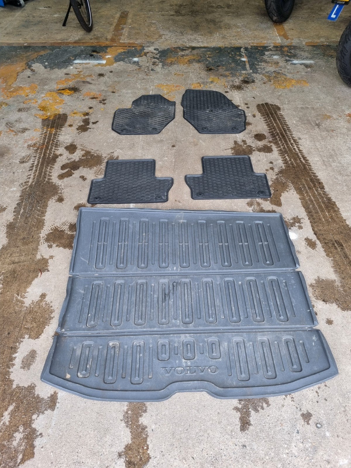 Volvo XC60 2008-2017 Rubberen Mattenset en Kofferbakmat, Ophalen