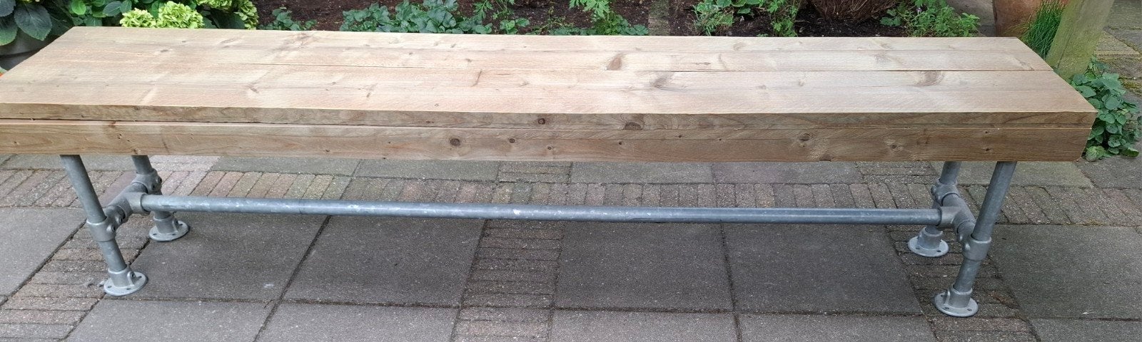 Bankje van steigerhout op steigerbuizen, Ophalen, Zo goed als nieuw, Hout