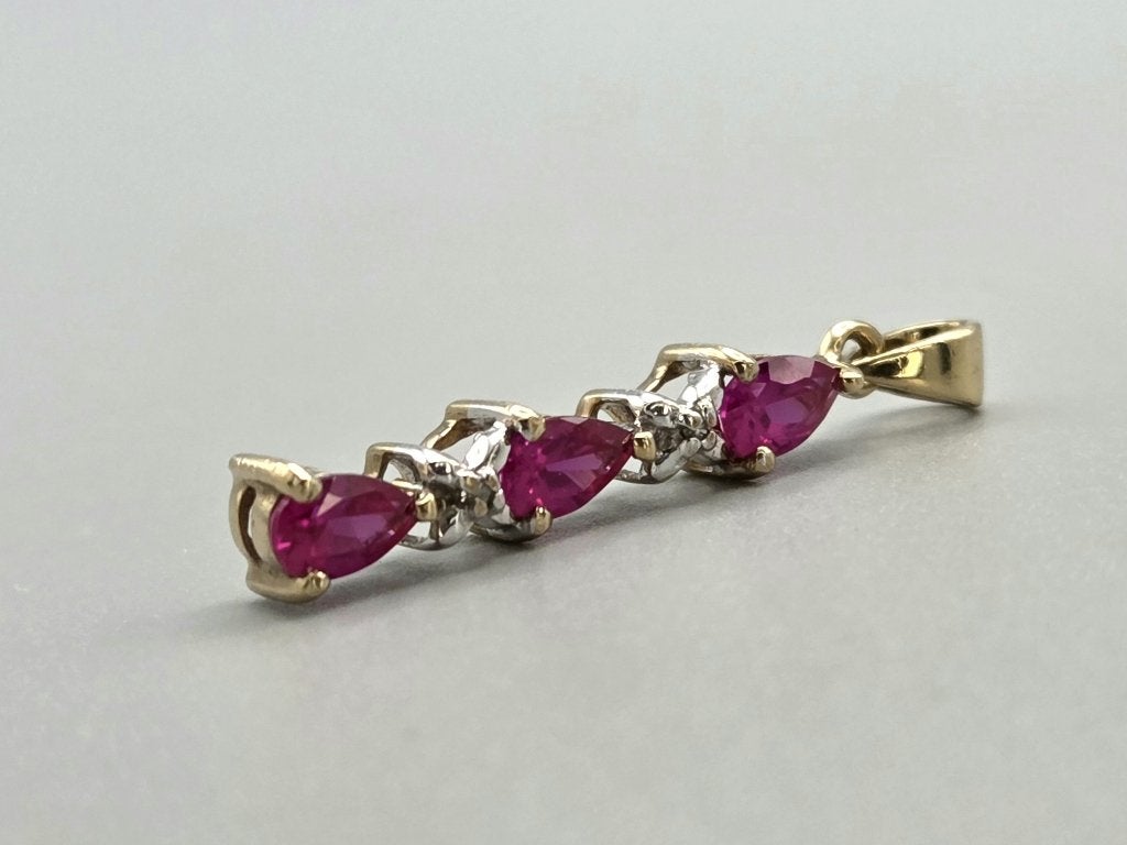 Gouden Vintage hanger met robijn en diamanten. 2026/619, Overige voorstellingen, ., Ophalen of Verzenden, Zo goed als nieuw