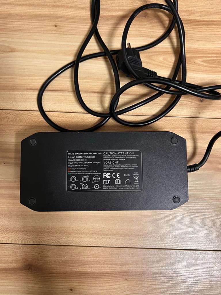 Mate Bike Li-ion Batterijlader, Ophalen of Verzenden, Gebruikt