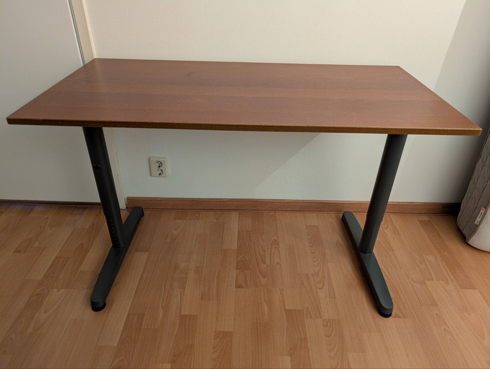 Galant IKEA bureau, Ophalen, In hoogte verstelbaar, Gebruikt, IKEA