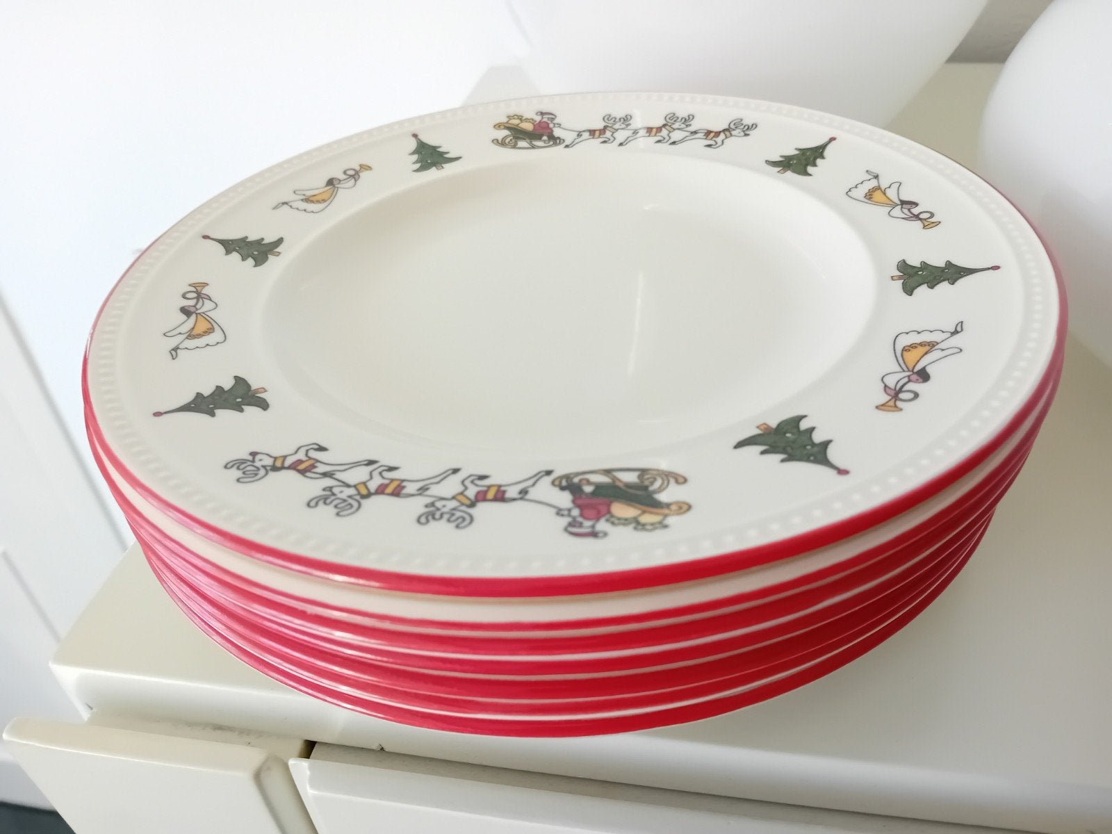 6 ontbijtborden Wedgwood Windsor Christmas kerstservies., Huis en Inrichting, Ophalen of Verzenden, Zo goed als nieuw, Porselein