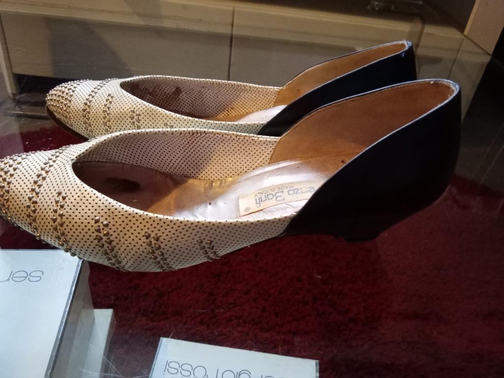 Enzo Zani Ballerina's met studs - Maat 38, Enzo Zani, Wit, Gedragen, Ballerina's
