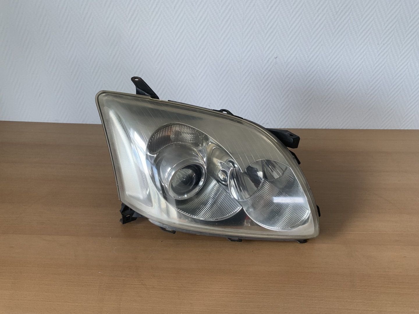 koplamp Rechts toyota avensis T25 2003 tot 2006, Gebruikt, -, -, Ophalen of Verzenden