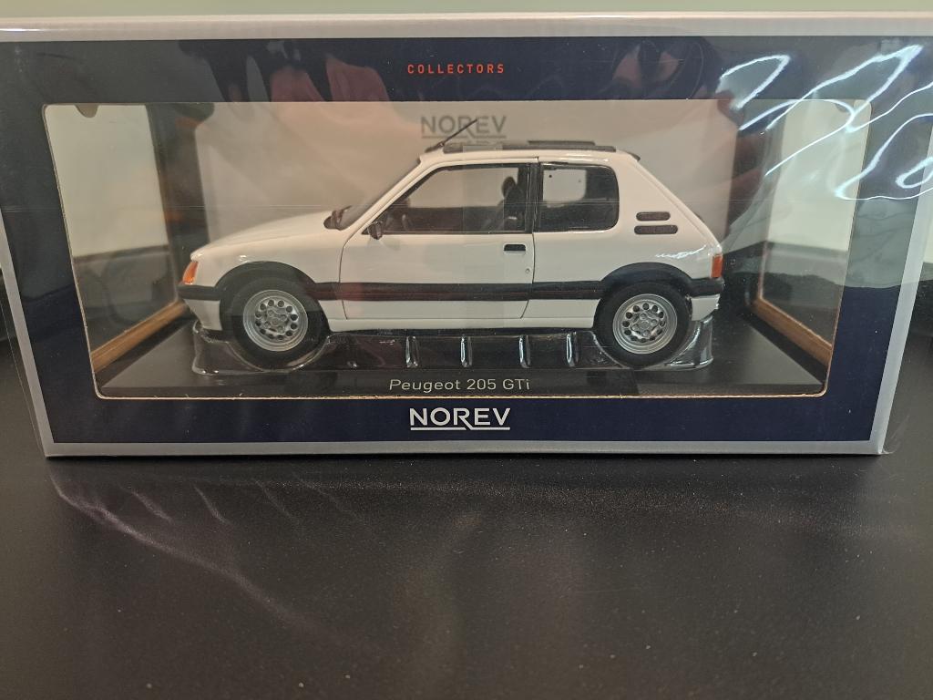 1:18 Peugeot 205 GTI 1.6 Norev, Hobby en Vrije tijd, Ophalen of Verzenden, Nieuw, Auto, Norev