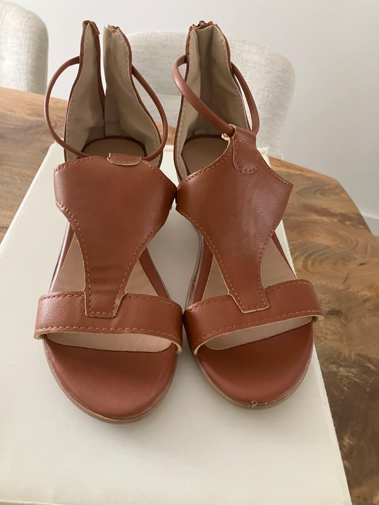 Cognackleurige zomerschoentjes met sleehak en rits, Bruin, Nieuw, Sandalen of Muiltjes, Ophalen of Verzenden