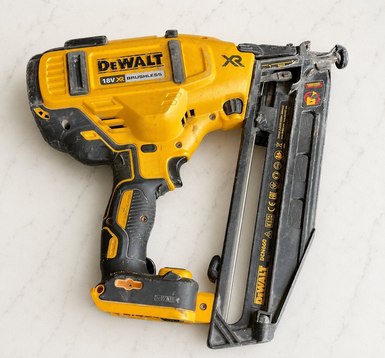 Dewalt tacker DCN660 - Gebruikt in perfecte staat, Ophalen of Verzenden, Gebruikt, Tacker/nietmachine, DeWalt