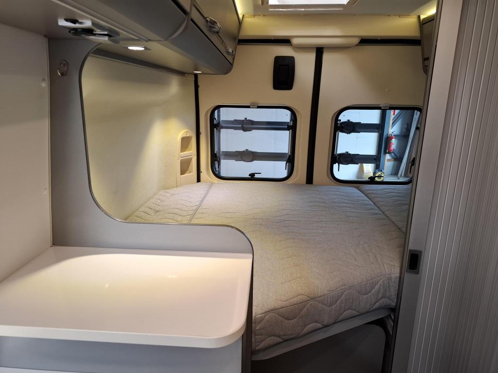 2015 Adria Twin Titanium 540SPT 130PK Dwarsbed Airco 57604Km, Luifel, Buscamper of Camperbus, Ringverwarming, Fiat