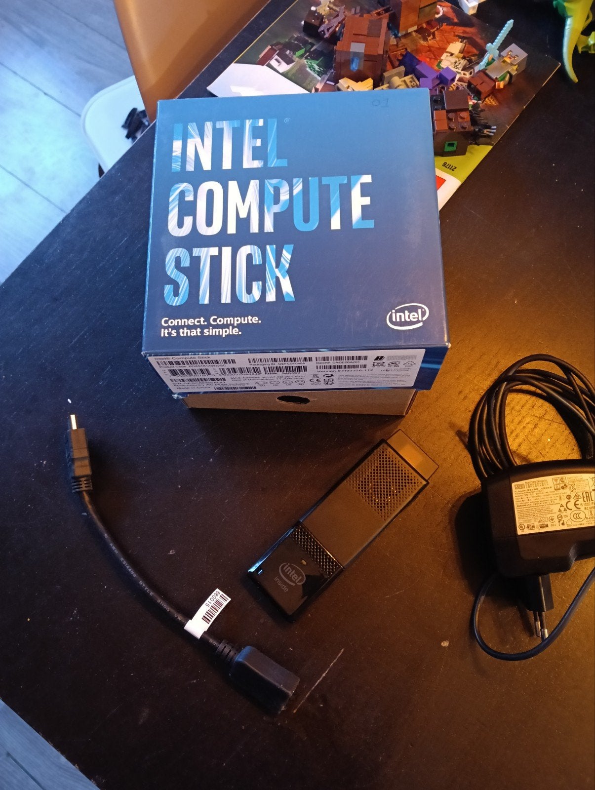 Intel Compute Stick - Mini PC in zakformaat, Computers en Software, Desktop Pc's, Zo goed als nieuw, Minder dan 2 Ghz, SSD, Minder dan 4 GB