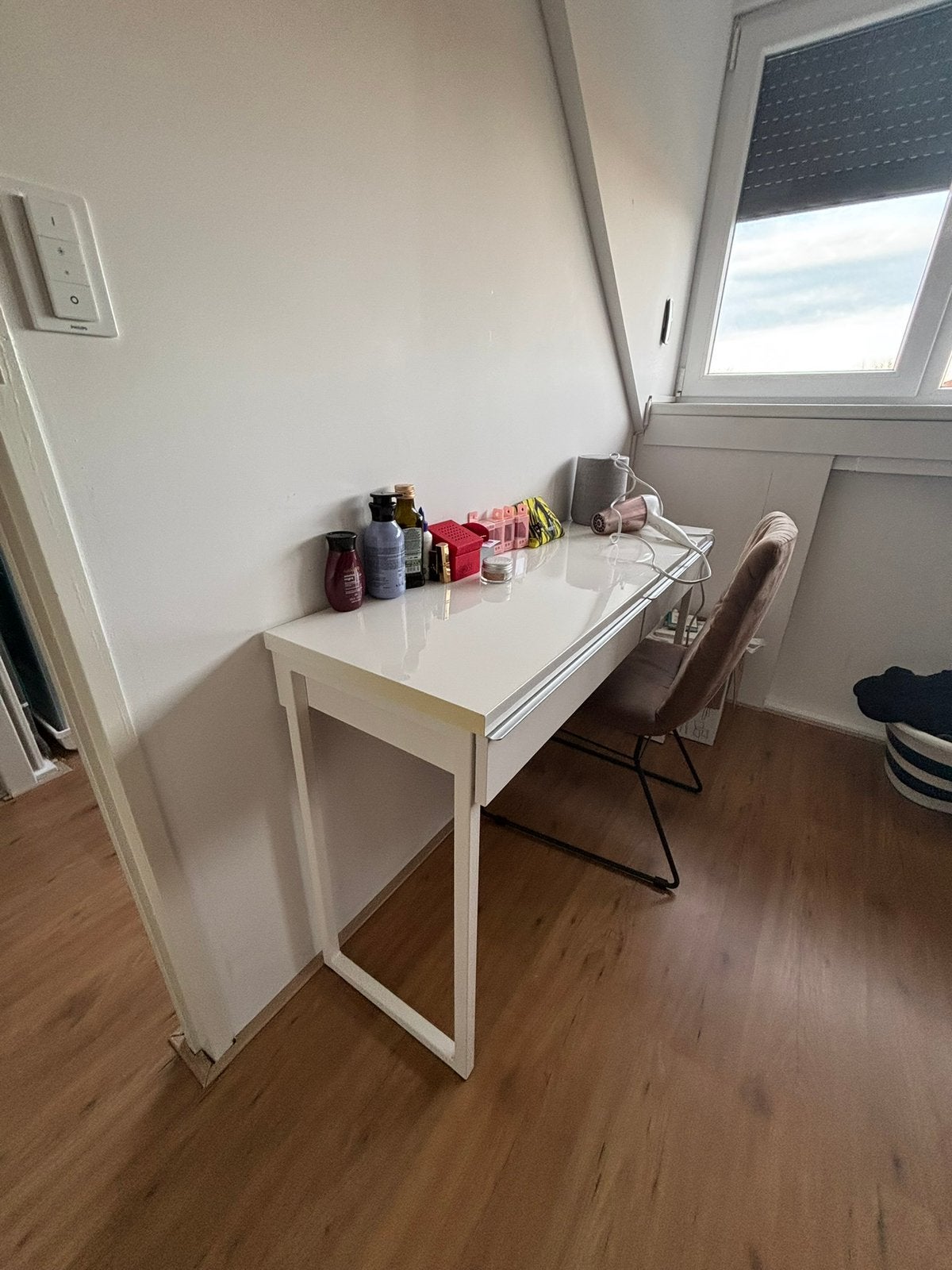 Gratis tafel ( bureau), Huis en Inrichting, Bureaus, Ophalen of Verzenden, Zo goed als nieuw