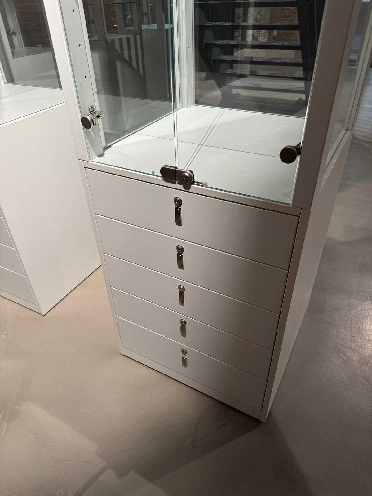 Professionele Vitrinekasten met Lades - Ideaal voor Winkel, Met lade(s), 150 tot 200 cm, 25 tot 50 cm, 50 tot 100 cm