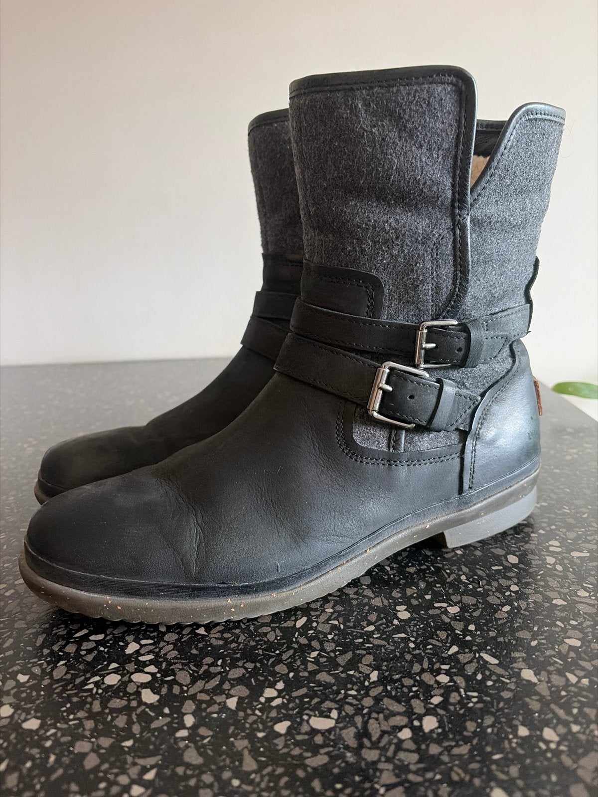 UGG Waterproof Leren Laarzen - Maat 41, Kleding | Dames, Zwart, Lage of Enkellaarzen, Ophalen of Verzenden, Zo goed als nieuw