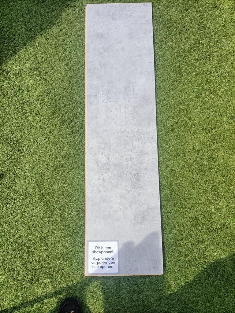 Laminaatvloer - Lichtgrijs betonlook, 50 tot 150 cm, Nieuw, Ophalen of Verzenden, 10 m² of meer