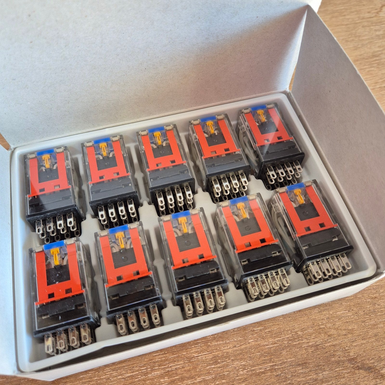 OMRON MY4IN1 24VDC Relais - Nieuw in doos (10 stuks), Ophalen of Verzenden