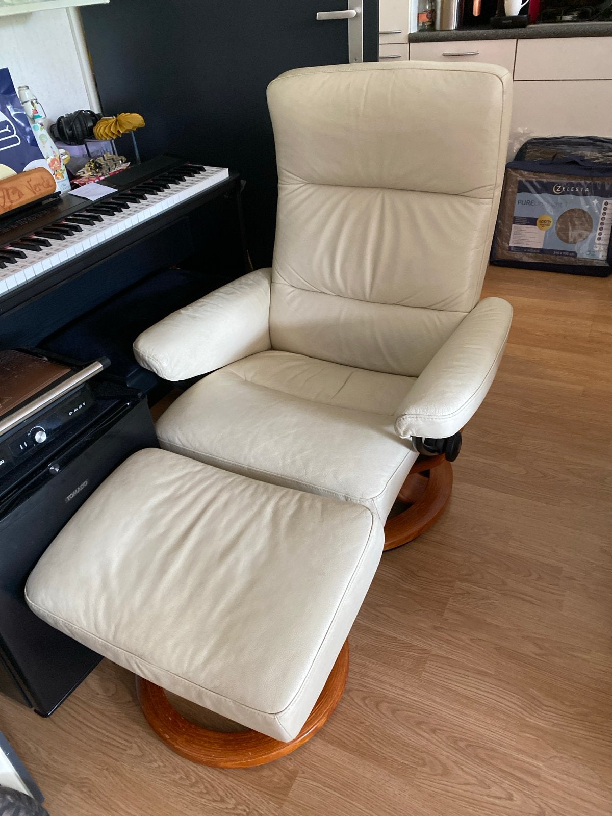 Leren relaxfauteuil met voetenbank - stressless, Ophalen, Gebruikt, Leer, 75 tot 100 cm