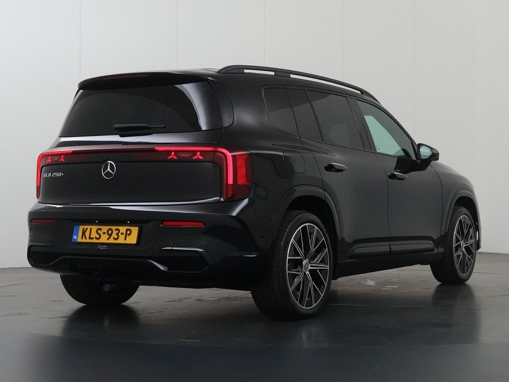 Mercedes-Benz GLB 250+ Business Solution AMG 85.5 kWh | Trek, Auto's, Mercedes-Benz, 2095 kg, Achterwielaandrijving, Zwart, 607 km