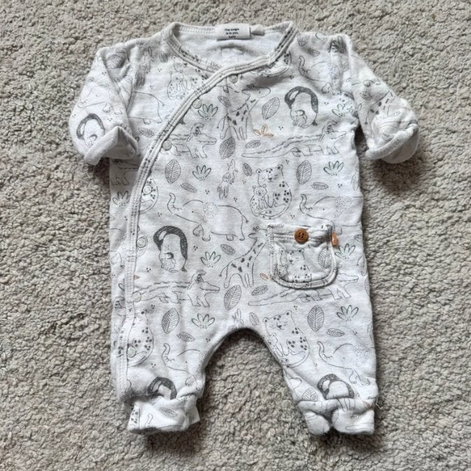 Feetje boxpakje met dierenprint – maat 50, Kinderen en Baby's, Babykleding | Maat 50, Gebruikt, Jongetje of Meisje, Ophalen of Verzenden