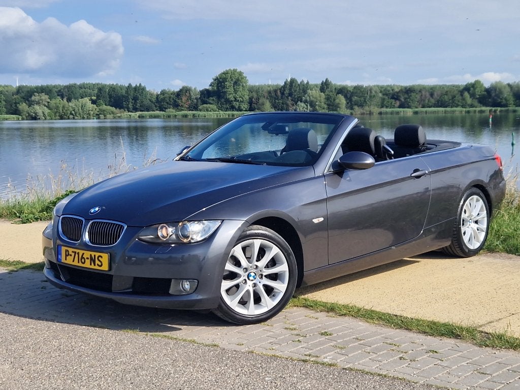BMW 335i Cabrio High Executive 96.000 km | Youngtimer | BTW, Automaat, Achterwielaandrijving, Zwart, Cabriolet