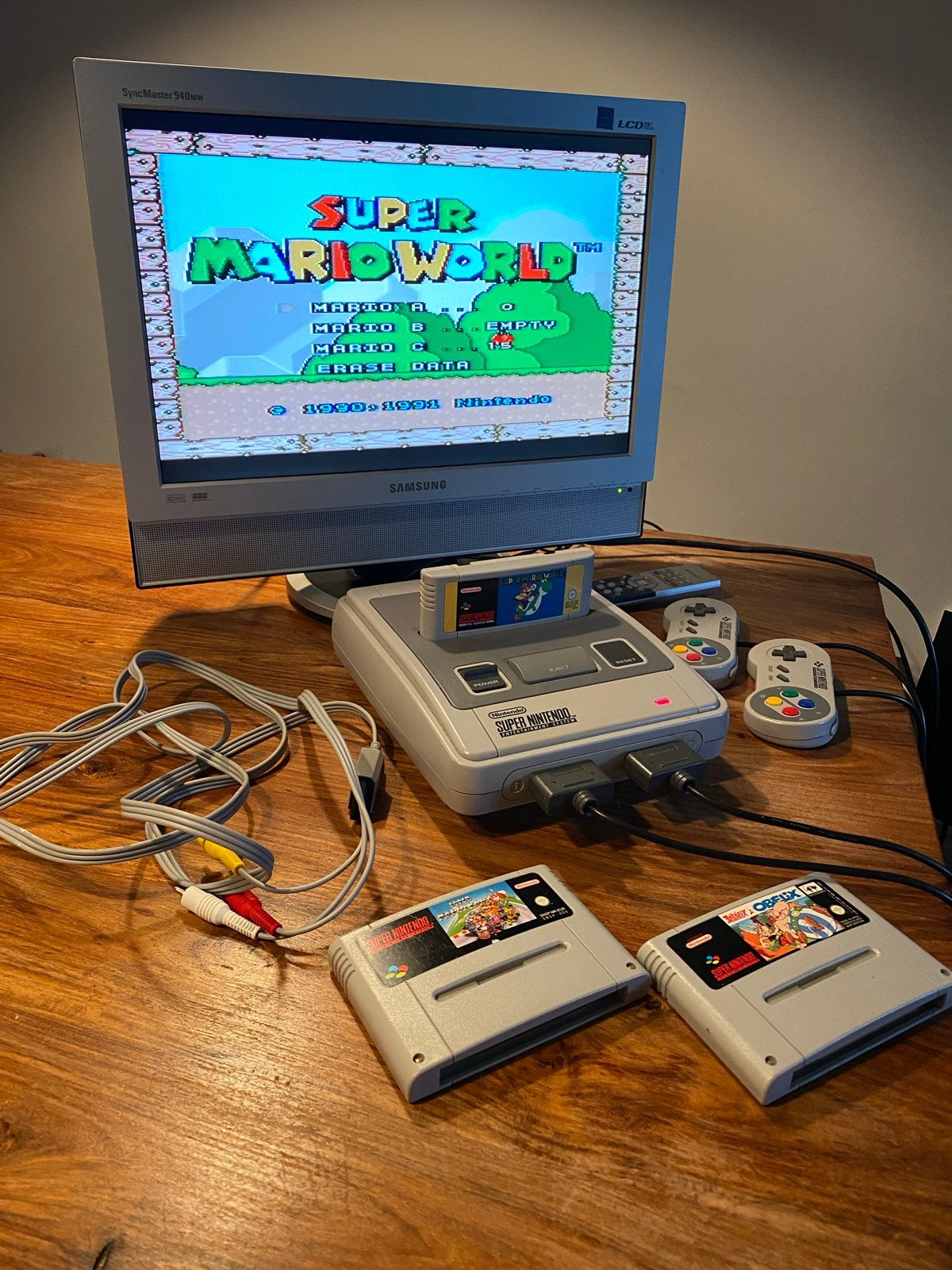 Retro Super Nintendo SNES met TV, spellen en controllers, Gebruikt, 2 spelers, Eén computer, Ophalen of Verzenden