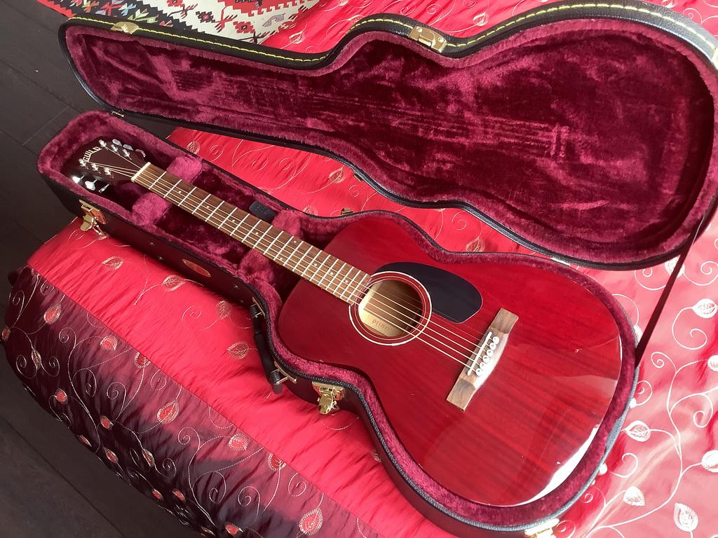 Guild M120 volledig massief mahonie, Ophalen, Zo goed als nieuw, Western- of Steelstringgitaar