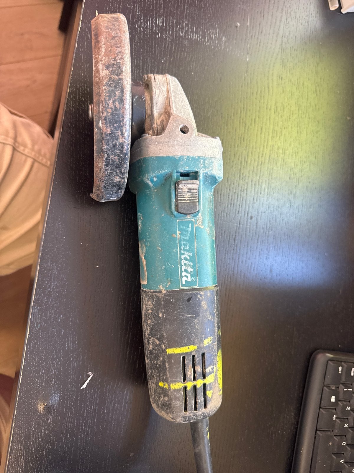 Makita haakse slijper 9558NB gebruikt, in goede staat, Ophalen of Verzenden, Gebruikt, 700 tot 1000 watt, Haakse handslijpmachine