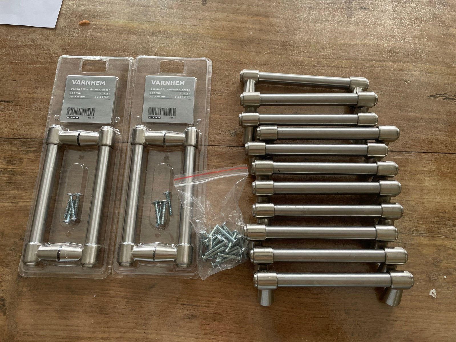 IKEA VARNHEM handgrepen RVS - 15 stuks, Ophalen, Zo goed als nieuw, Rvs, Klink of Kruk